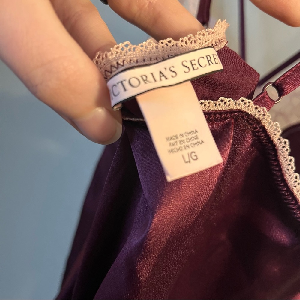 Victoria Secret Gown - Picture 6 of 6